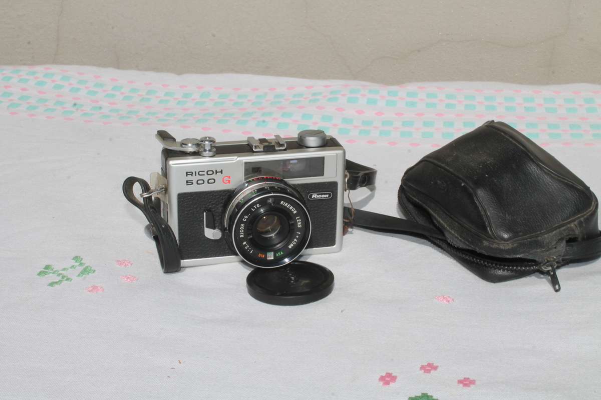 Ricoh 500 G film Camera