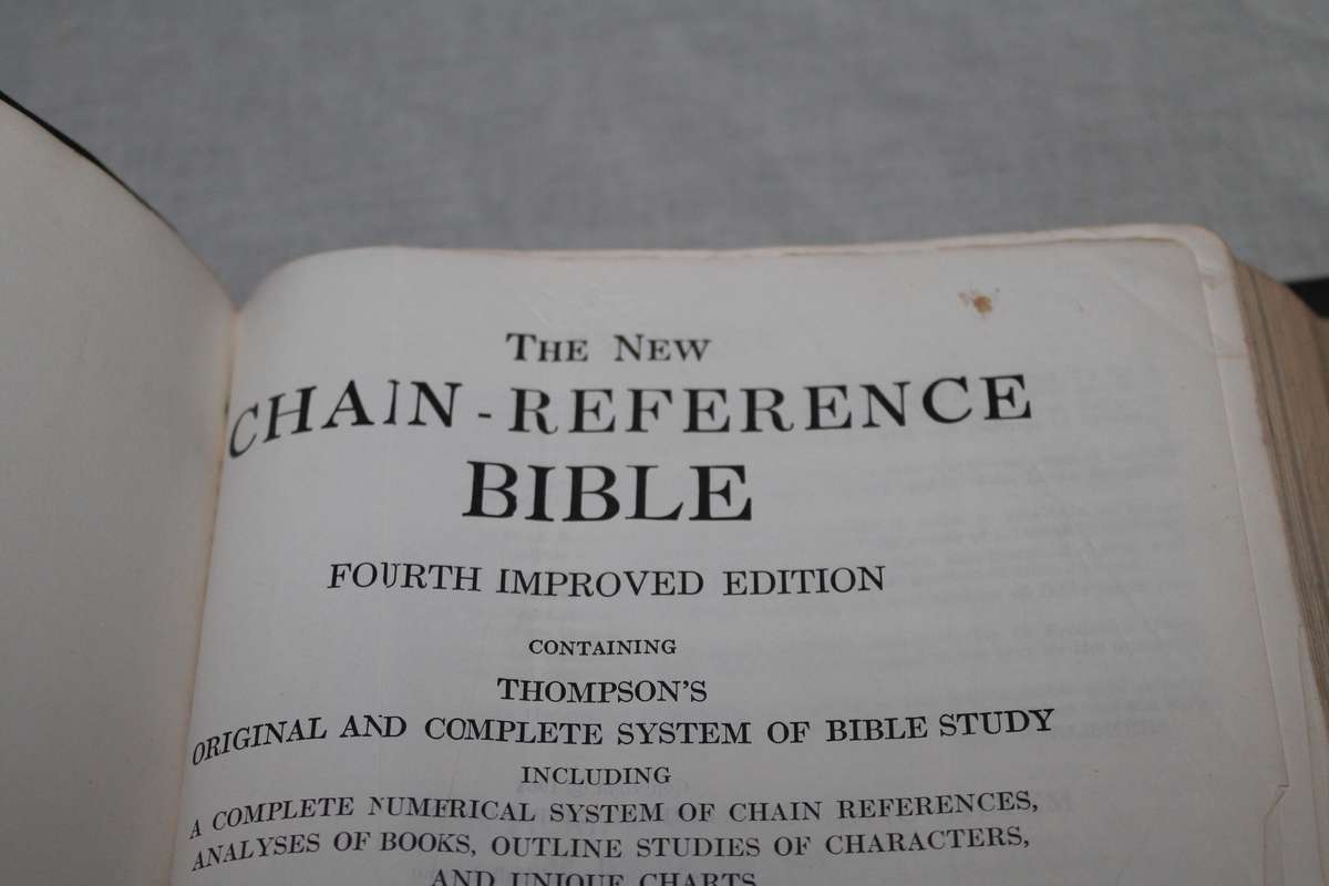 The Chain New reference Bible