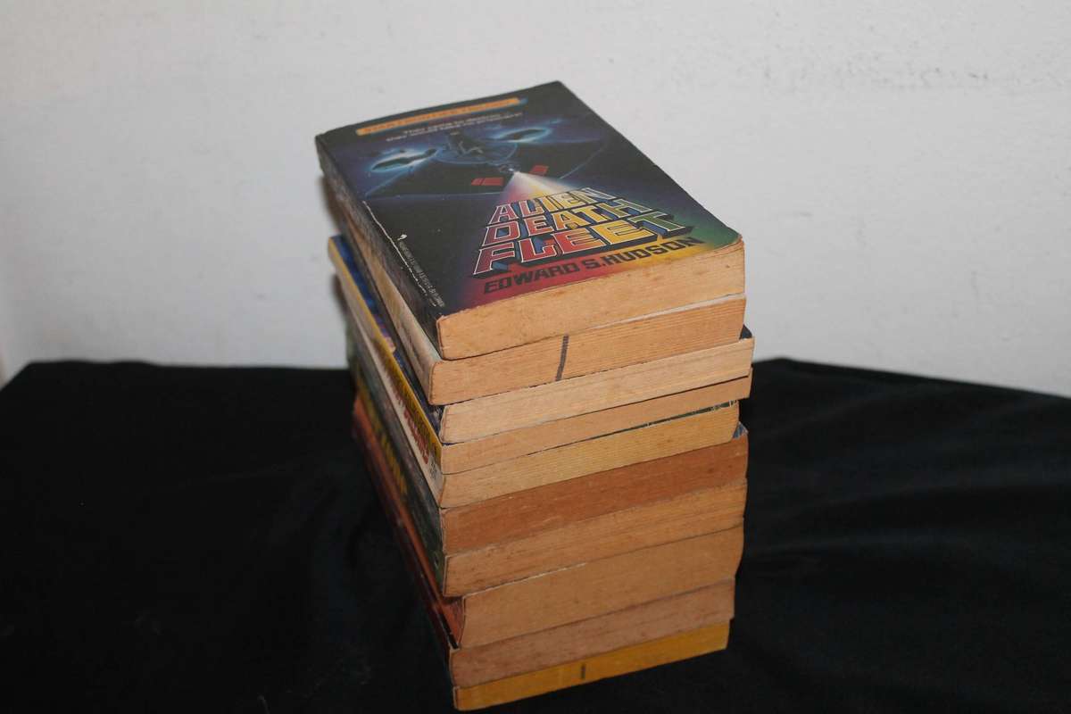 10 Assorted Sci-Fi Books Lot 1