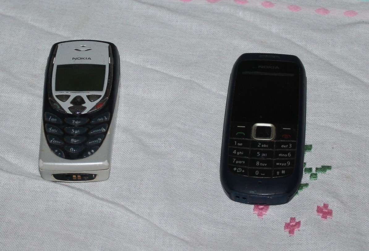 2 Nokia Cell Phones Spares