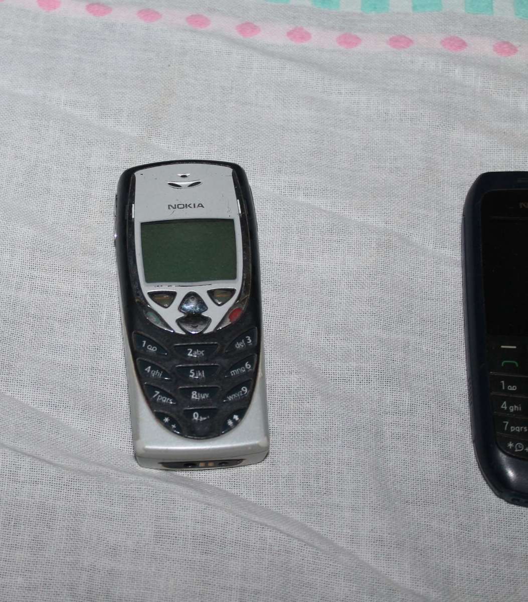 2 Nokia Cell Phones Spares