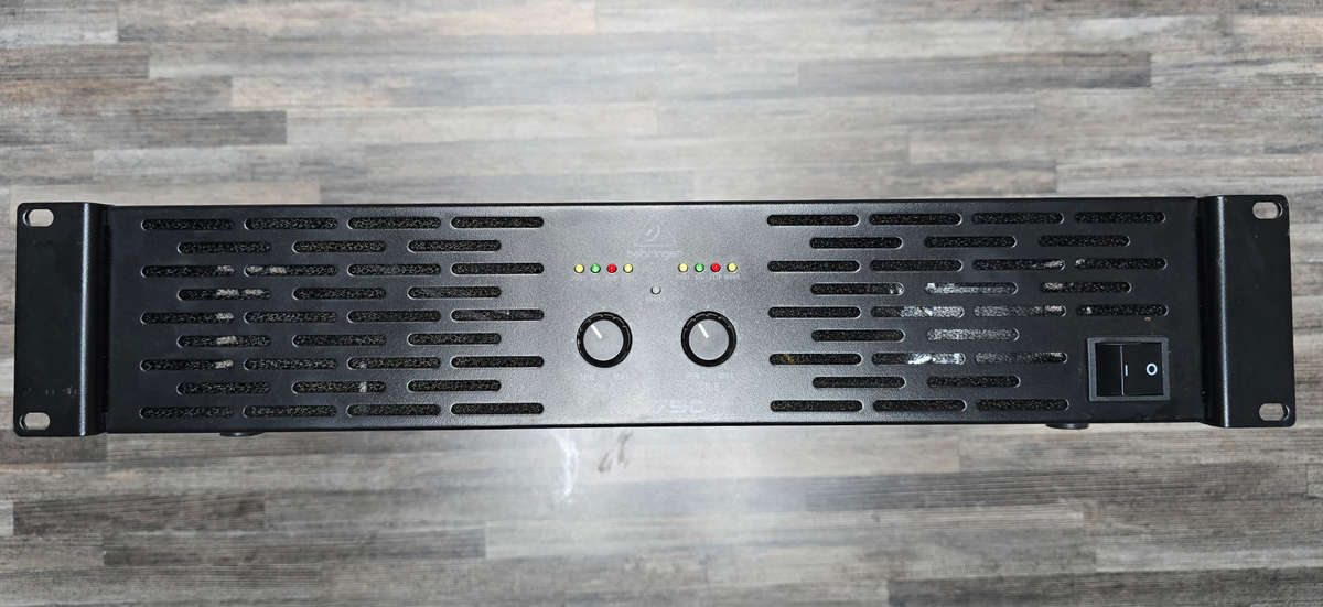 BEHRINGER KM-750 STEREO POWER AMPLIFIER