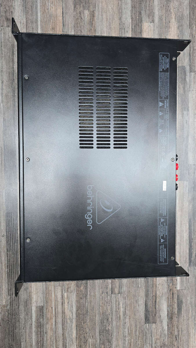 BEHRINGER KM-750 STEREO POWER AMPLIFIER