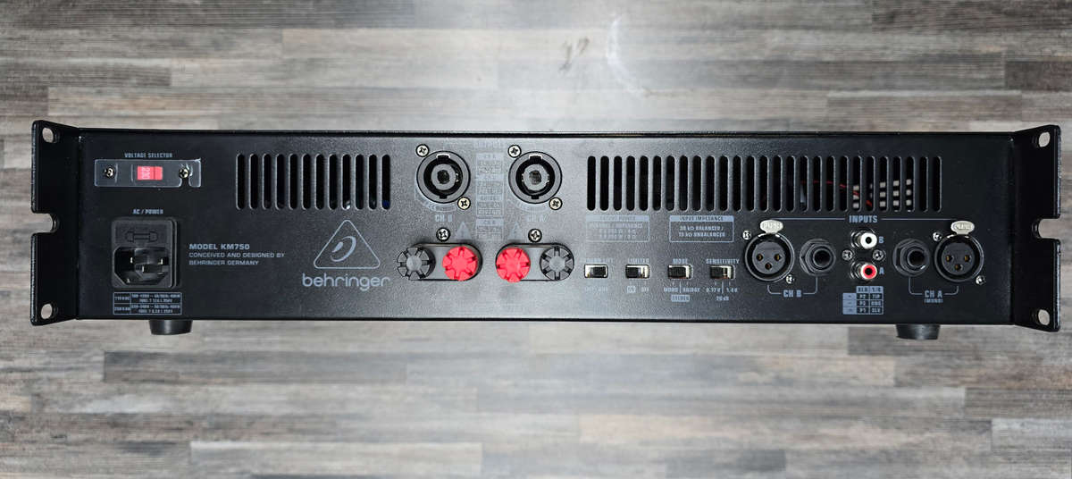 BEHRINGER KM-750 STEREO POWER AMPLIFIER