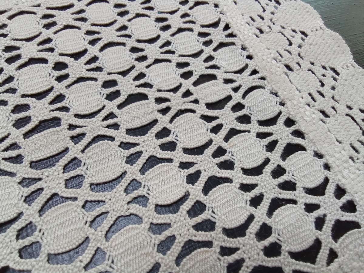 Pretty vintage tray cloth