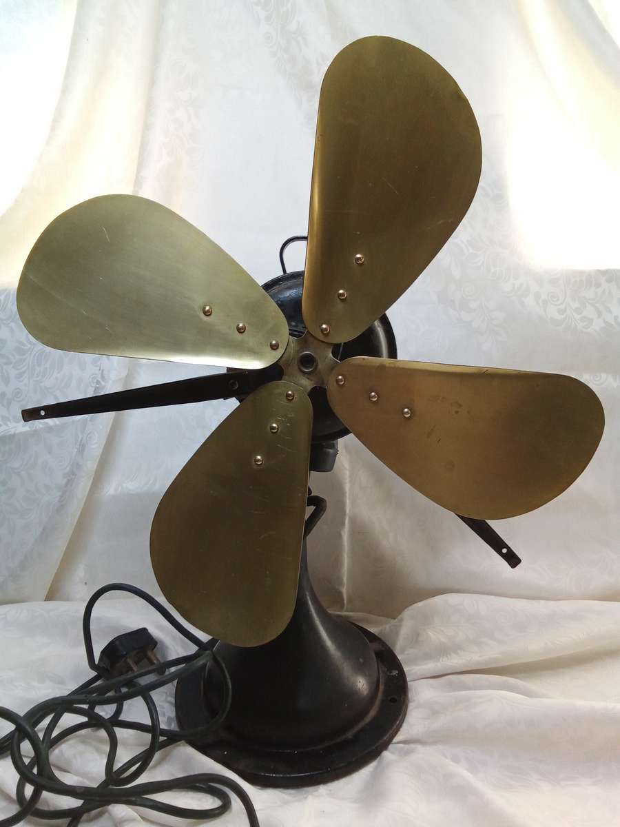 Vintage Century oscillating desk fan model 265 - sadly for parts only