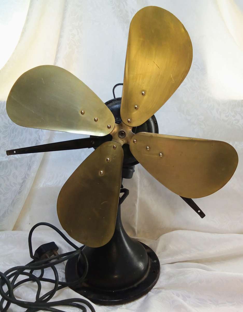 Vintage Century oscillating desk fan model 265 - sadly for parts only