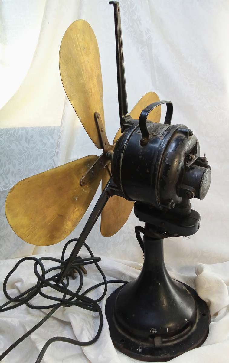 Vintage Century oscillating desk fan model 265 - sadly for parts only