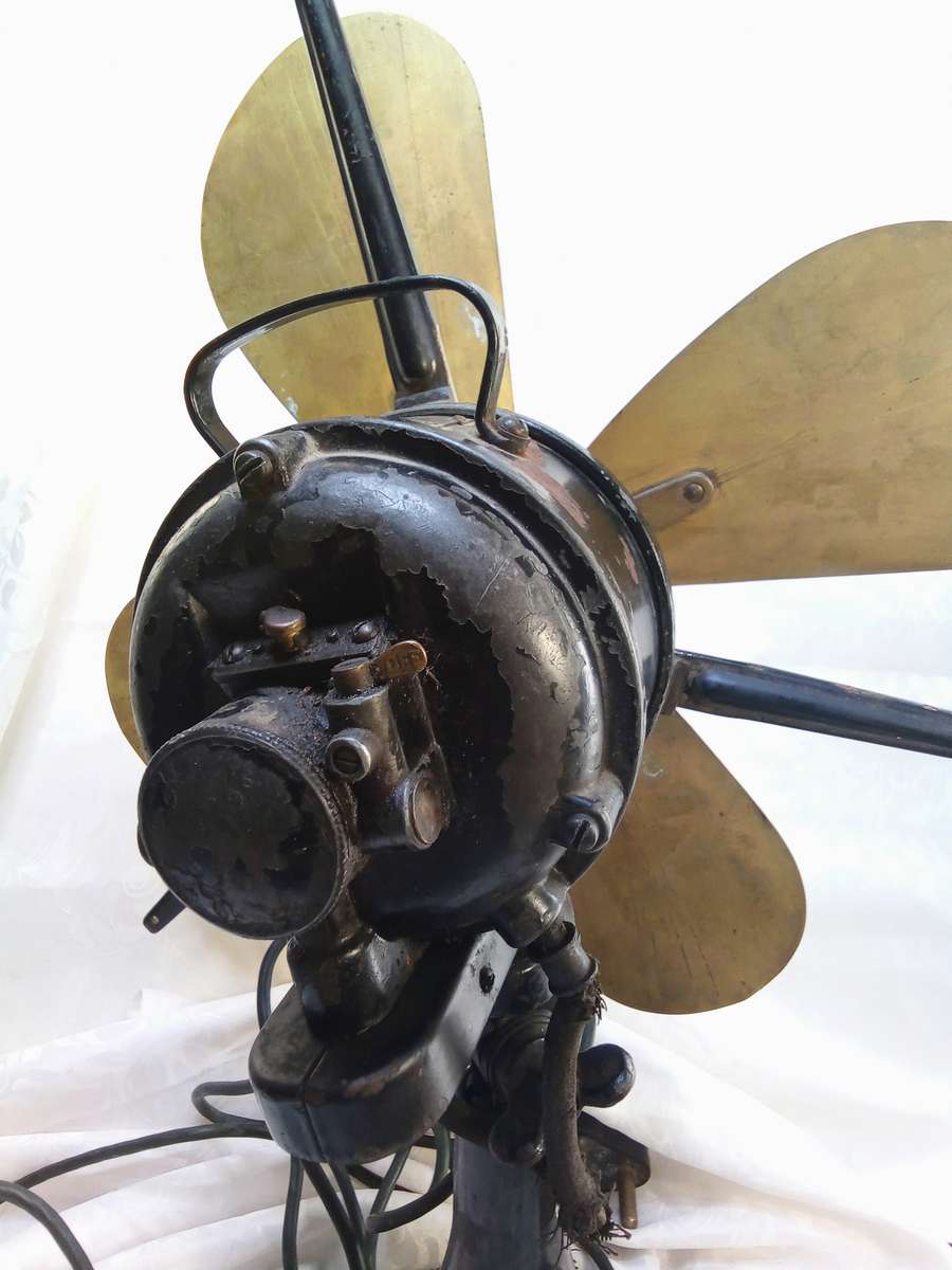 Vintage Century oscillating desk fan model 265 - sadly for parts only