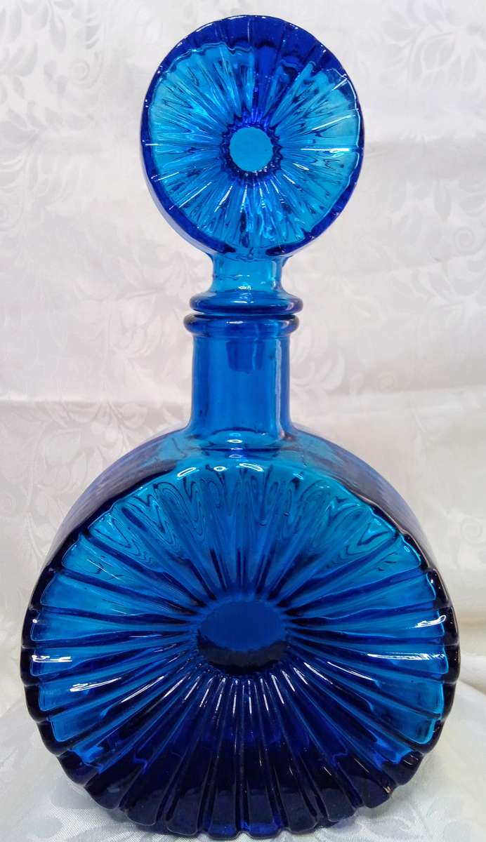 Stunning vintage blue Empoli Italian glass Solar Sun decanter bottle in excellent condition!