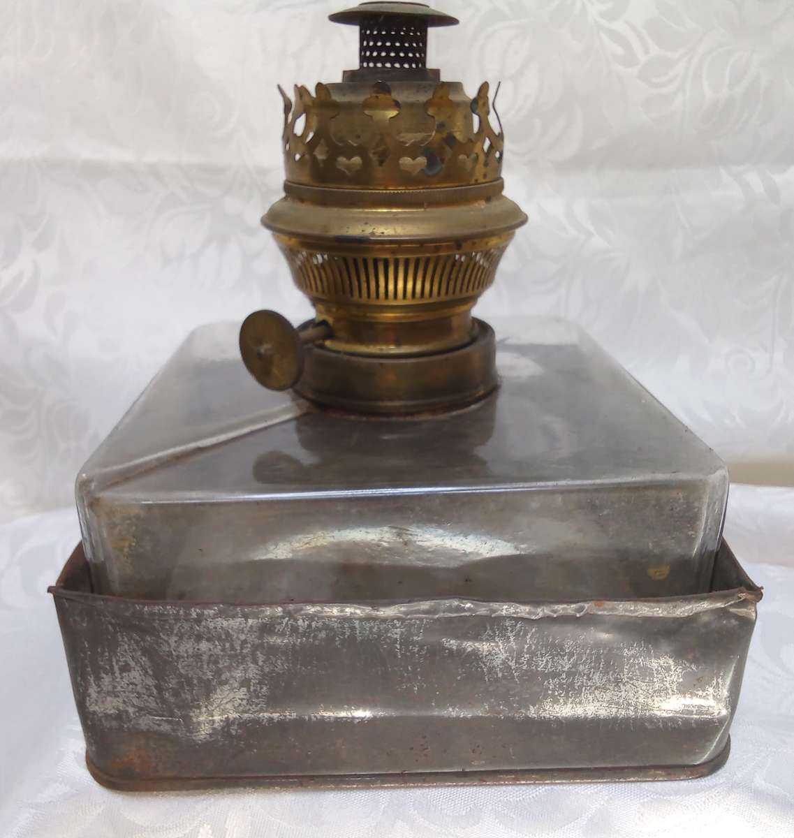 Rare vintage square oil lamp base (That broke my heart)