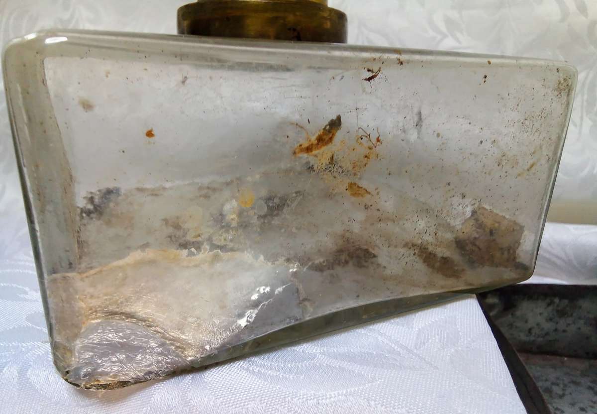 Rare vintage square oil lamp base (That broke my heart)