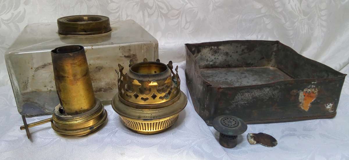 Rare vintage square oil lamp base (That broke my heart)