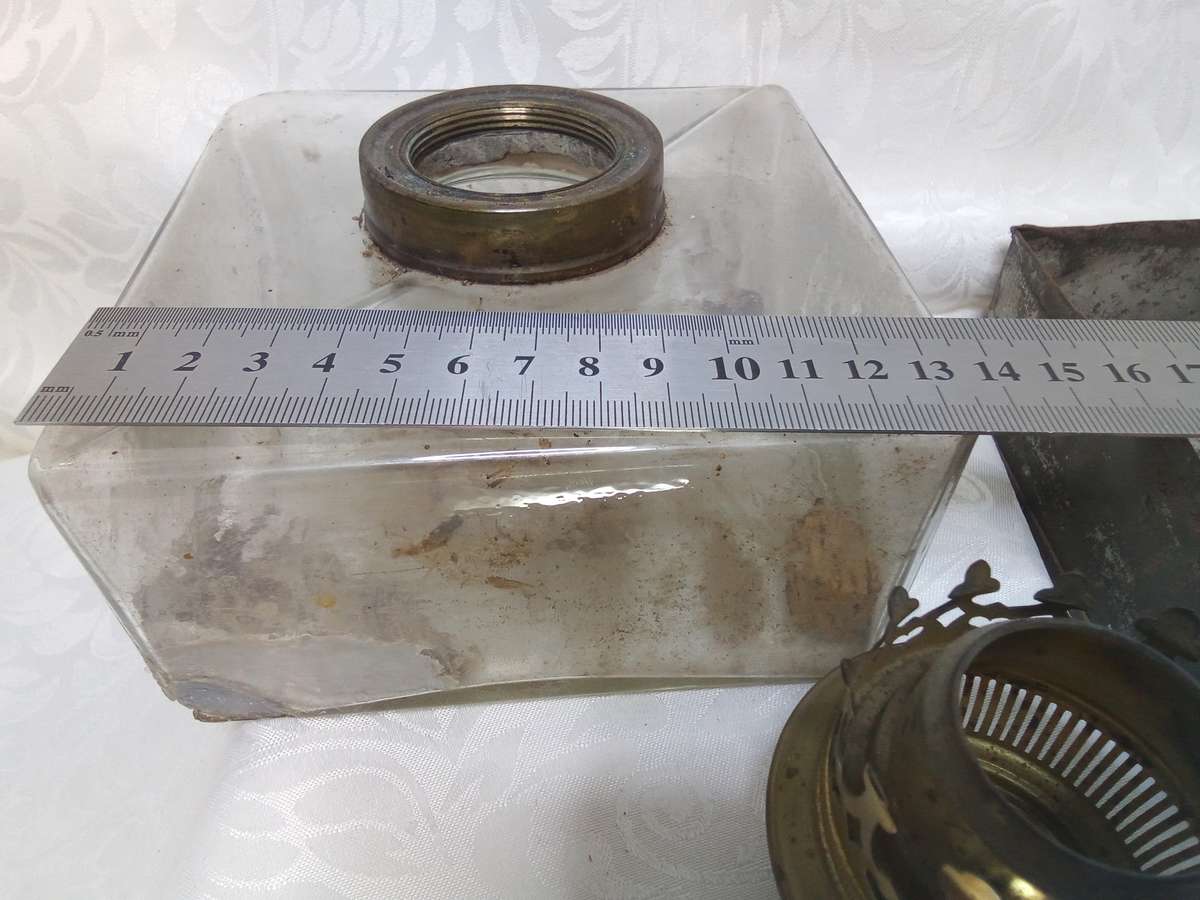 Rare vintage square oil lamp base (That broke my heart)