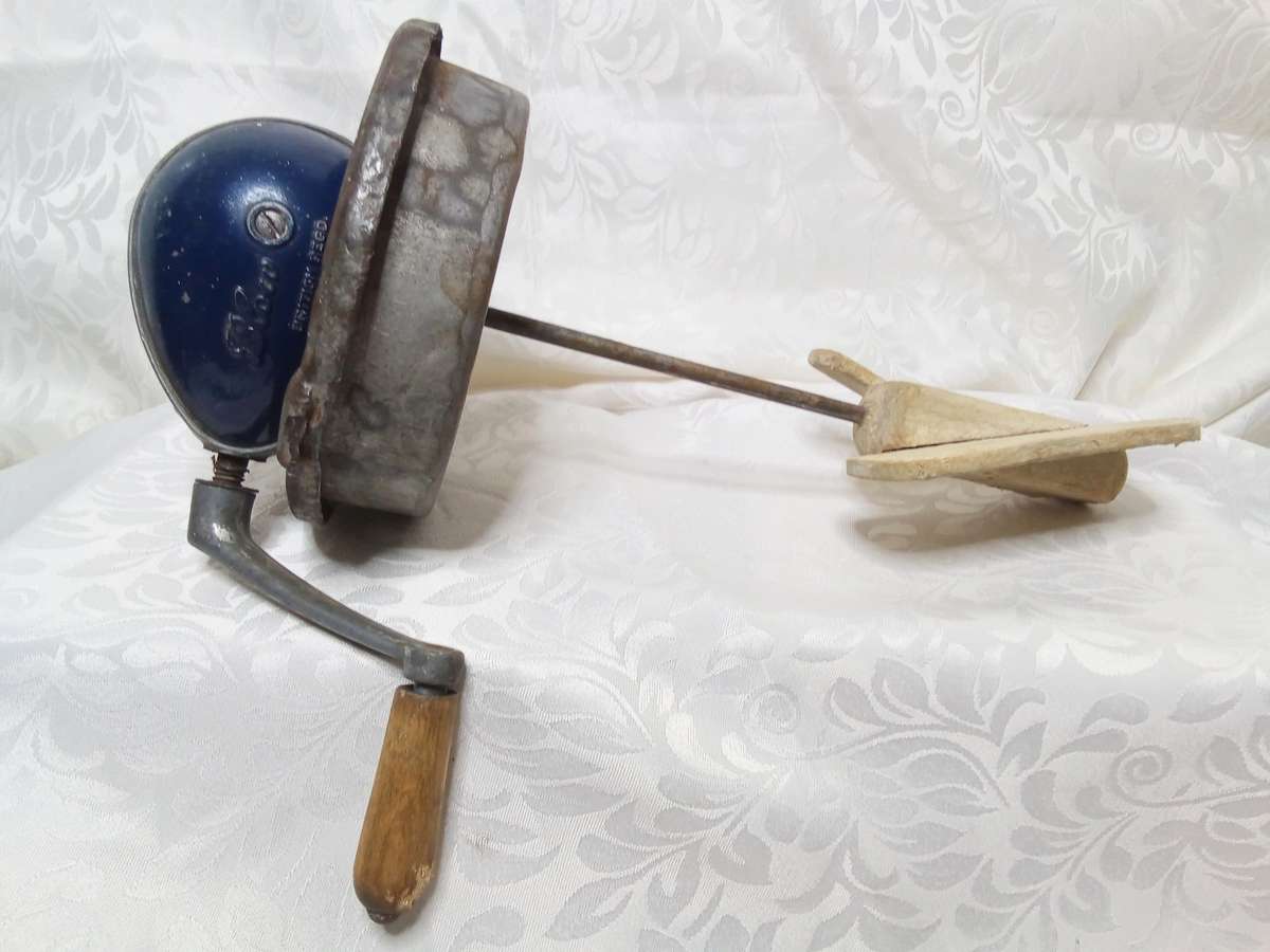 Vintage Blow butter churner - mechanism only