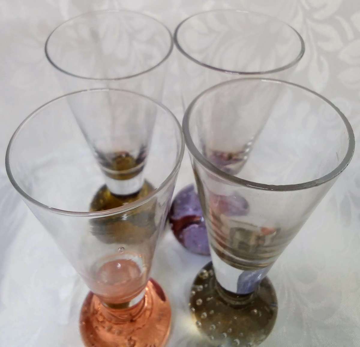 4 Gorgeous vintage controlled bubble shot glasses