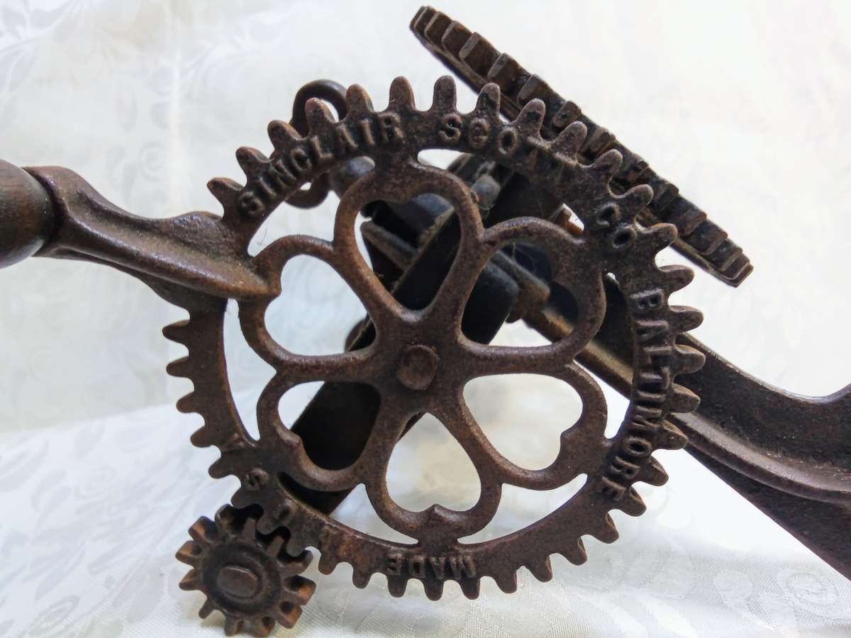 Antique cast-iron SINCLAIR SCOTT Co. BALTIMORE fruit peeler