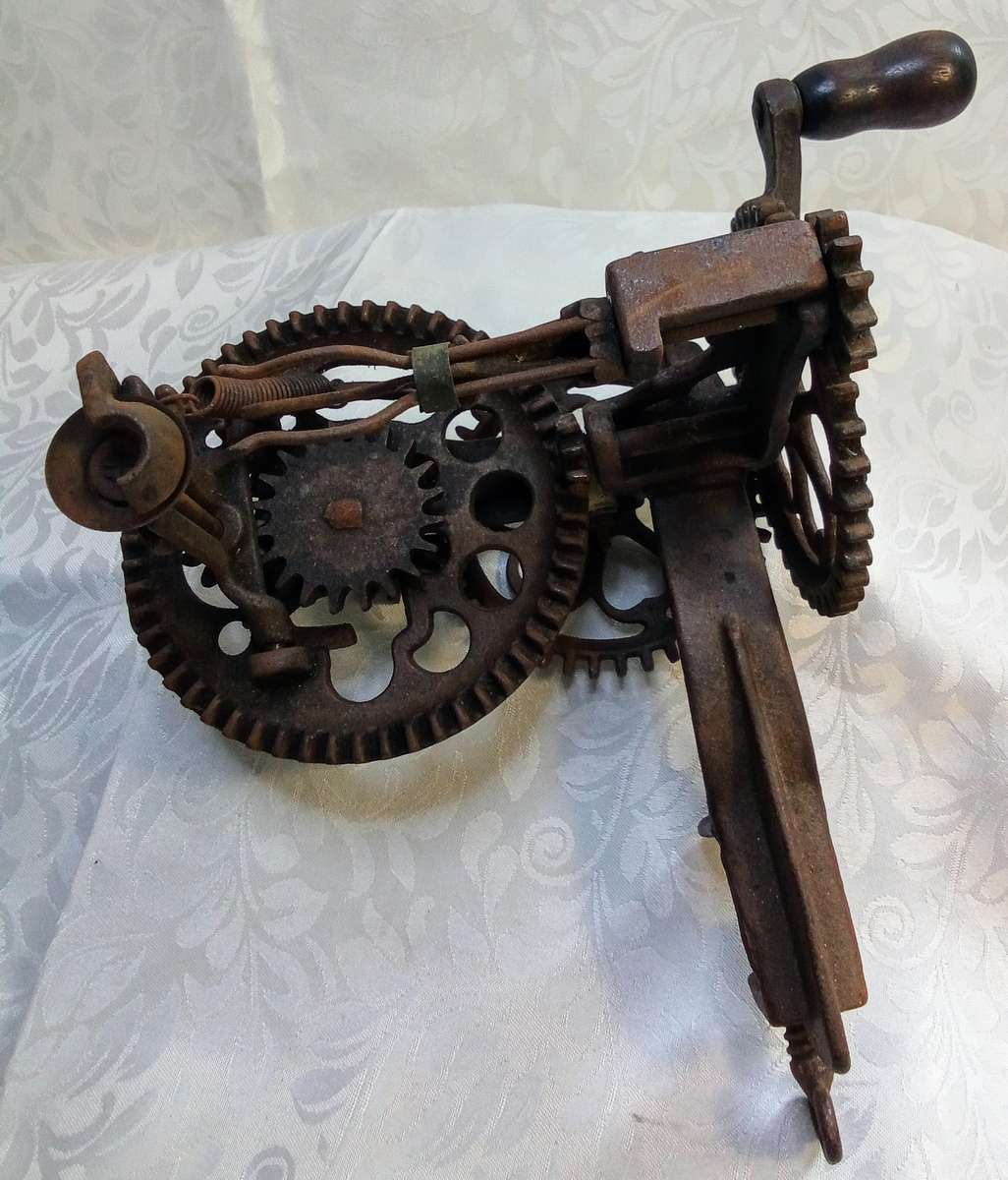 Antique cast-iron SINCLAIR SCOTT Co. BALTIMORE fruit peeler