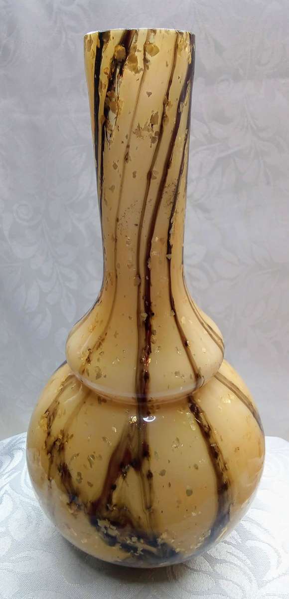 Stunning Murrhina Aventurine Antique Spangle art glass Gourd vase