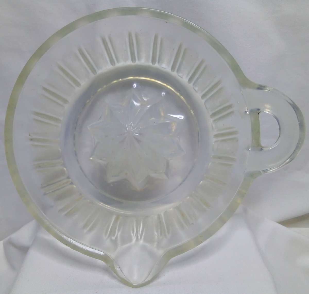 Vintage Fry Heat Resistant UV Reactive Opalescent Glass citrus Juicer