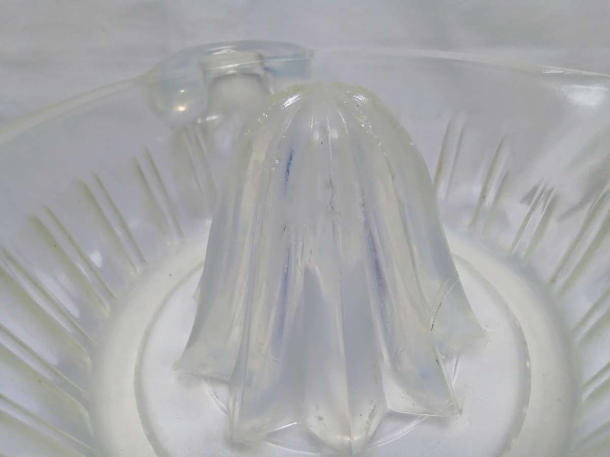 Vintage Fry Heat Resistant UV Reactive Opalescent Glass citrus Juicer