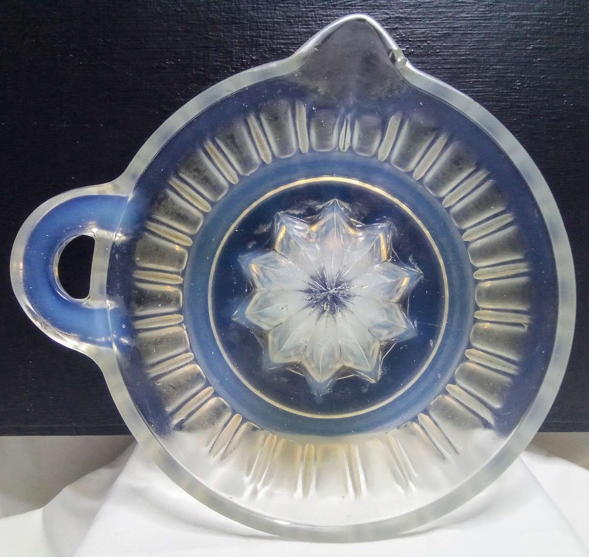 Vintage Fry Heat Resistant UV Reactive Opalescent Glass citrus Juicer