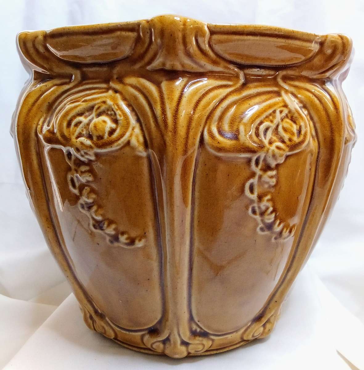 Gorgeous majolica style vintage planter