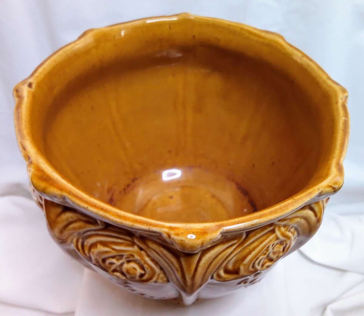 Gorgeous majolica style vintage planter