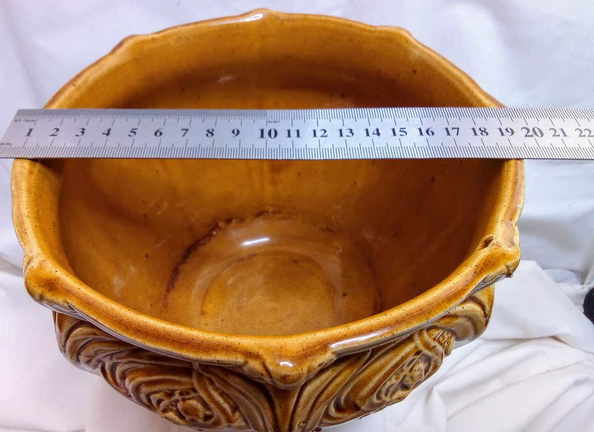 Gorgeous majolica style vintage planter