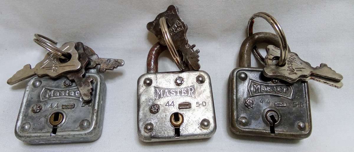 Lot of 3 Vintage NOS Master Little Giant 44 5-D Padlock with Keys