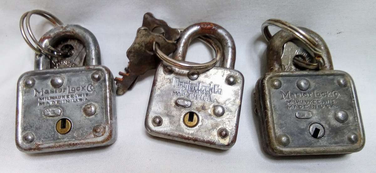 Lot of 3 Vintage NOS Master Little Giant 44 5-D Padlock with Keys