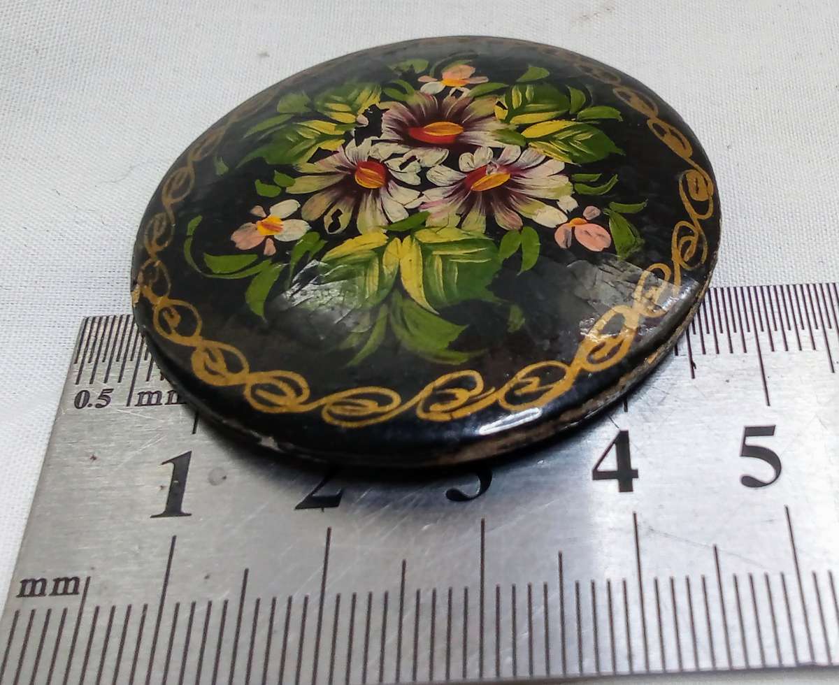 Very pretty vintage hand painted black floral Russian brooch pin - signed