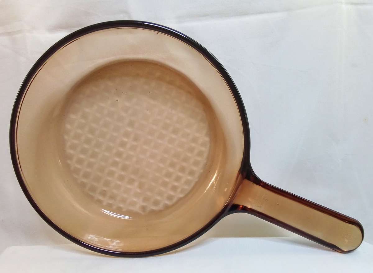 Corning ware Visions 7 Inch (17cms) frying pan/skillet waffle bottom