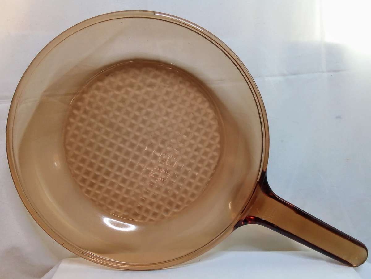 Corning Ware Visions 15 Inch (about 39cms) frying pan/ skillet waffle bottom