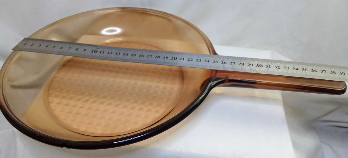 Corning Ware Visions 15 Inch (about 39cms) frying pan/ skillet waffle bottom