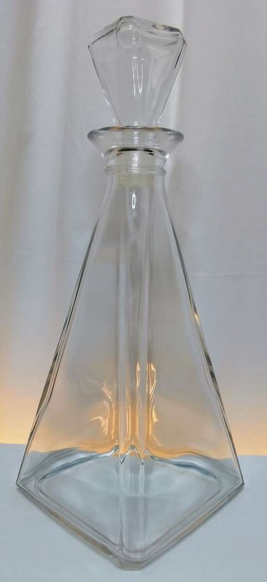 Lovely decanter in excellent condition