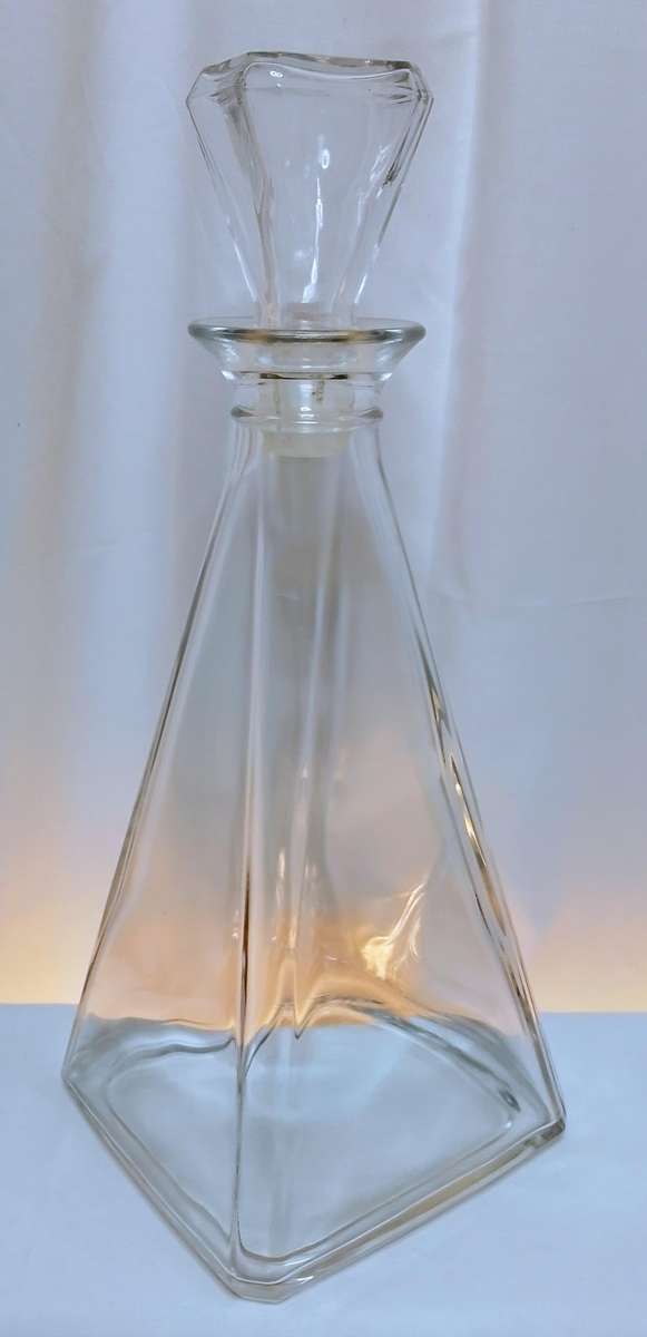 Lovely decanter in excellent condition
