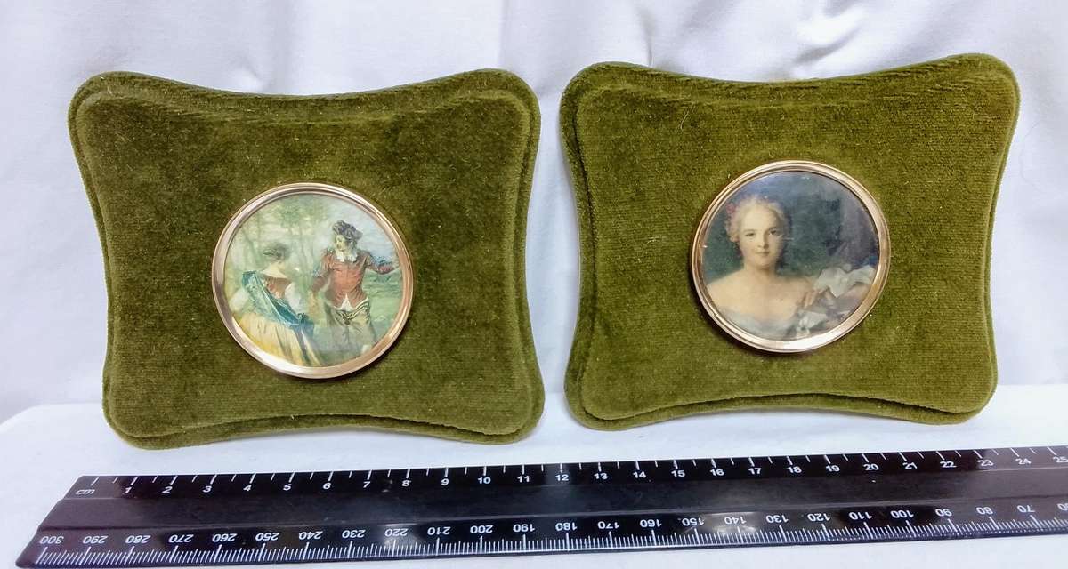 Four beautiful vintage framed pictures