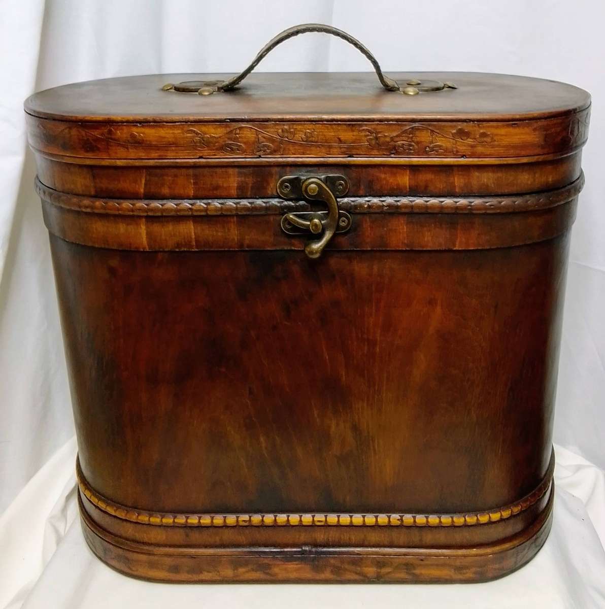 Lovely vintage double wine box