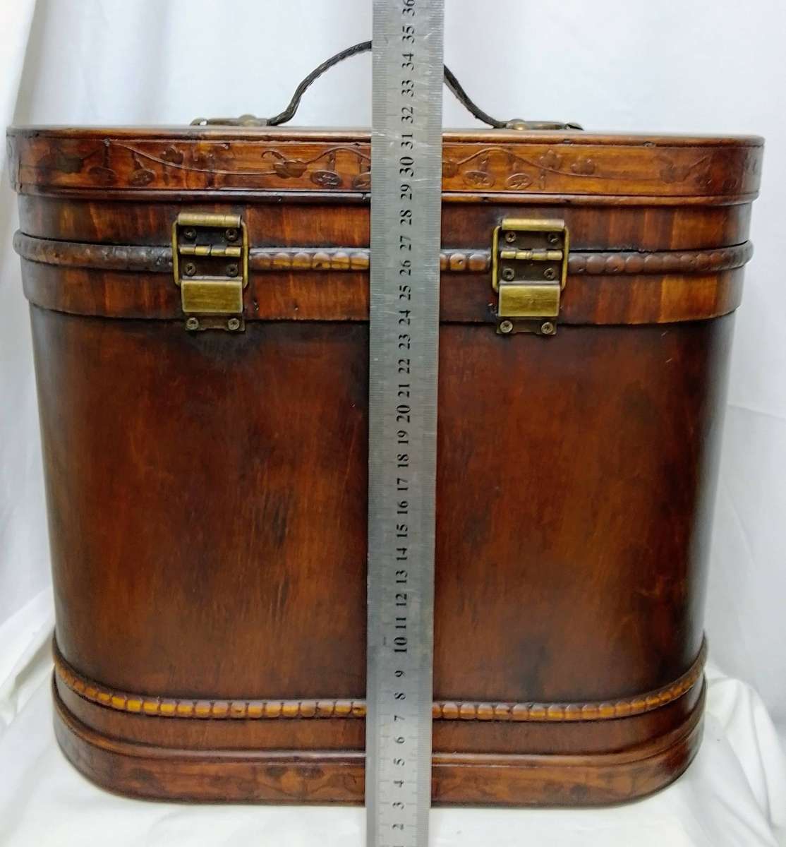 Lovely vintage double wine box