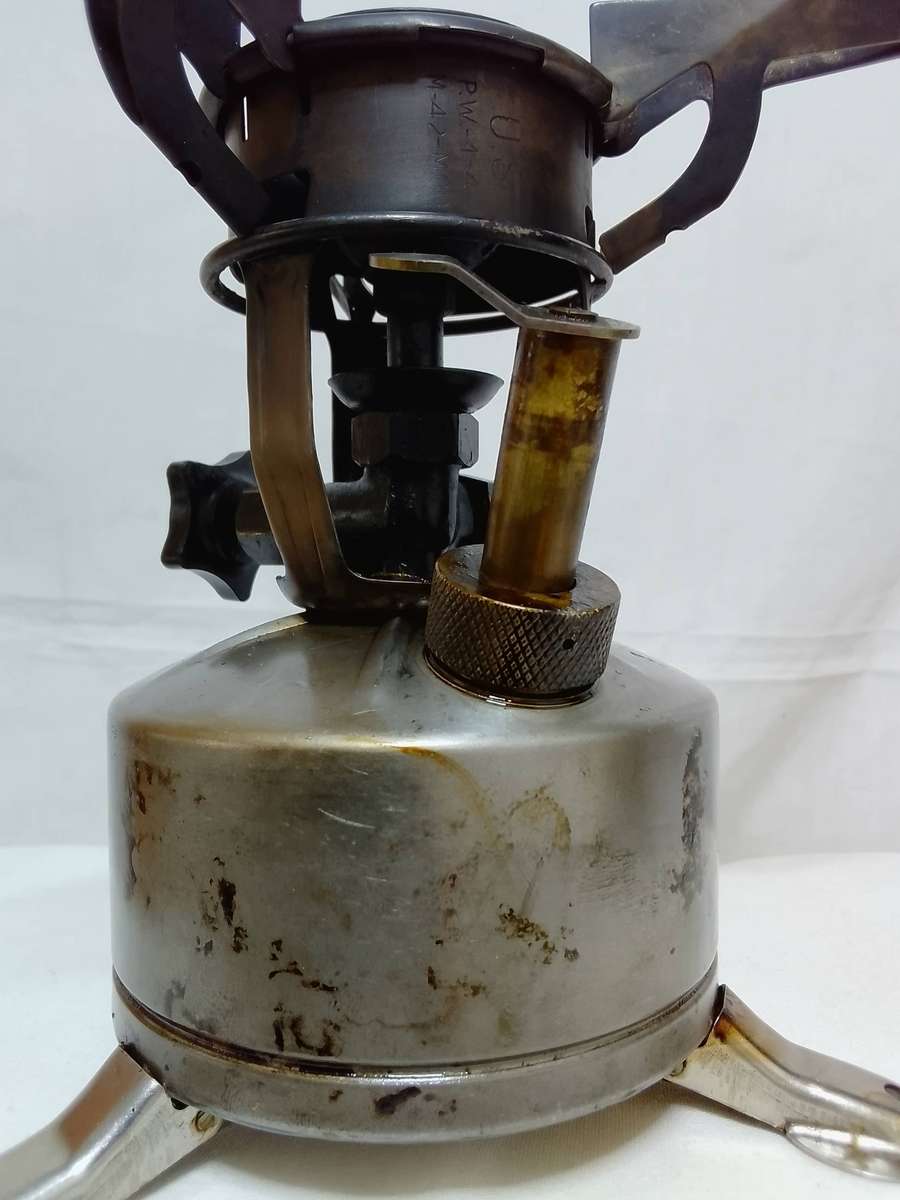WW2 M-1942 army stove Coleman - Hen's tooth!