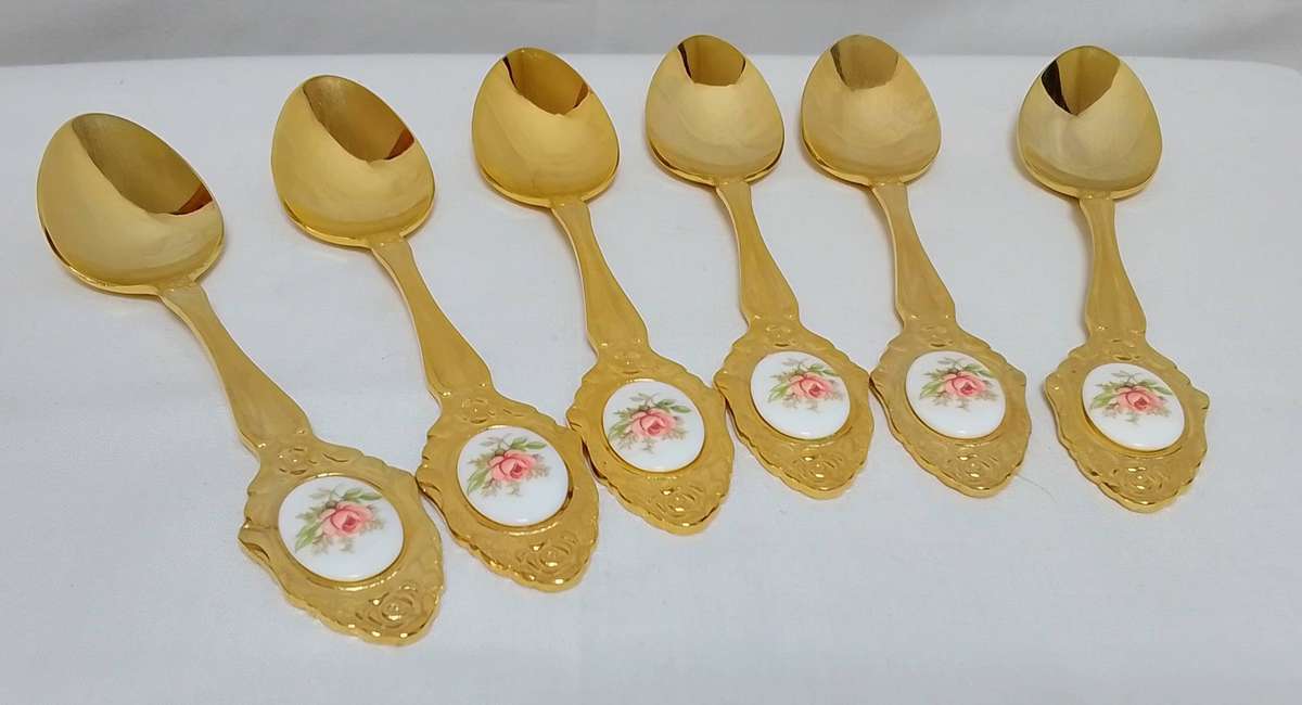 Beautiful set of 6 Eetrite 24ct. gold plated cake forks - no box