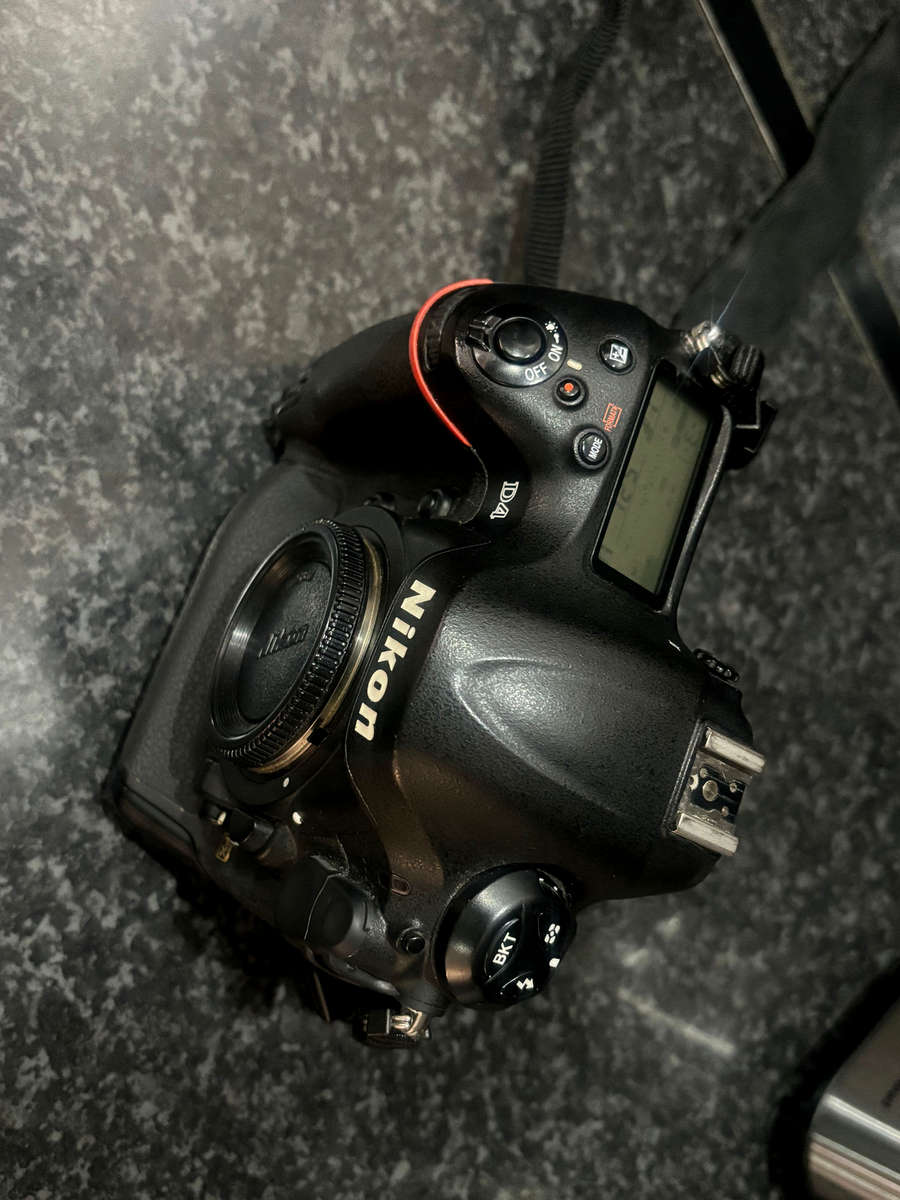 Nikon D4 Full Frame Camera Body (Please Read). Worth R12500.00!!!