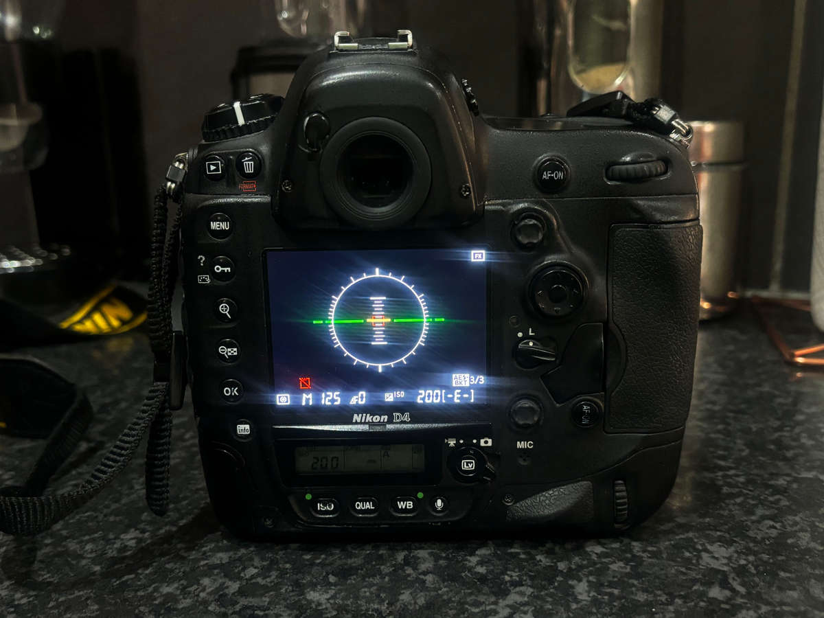 Nikon D4 Full Frame Camera Body (Please Read). Worth R12500.00!!!