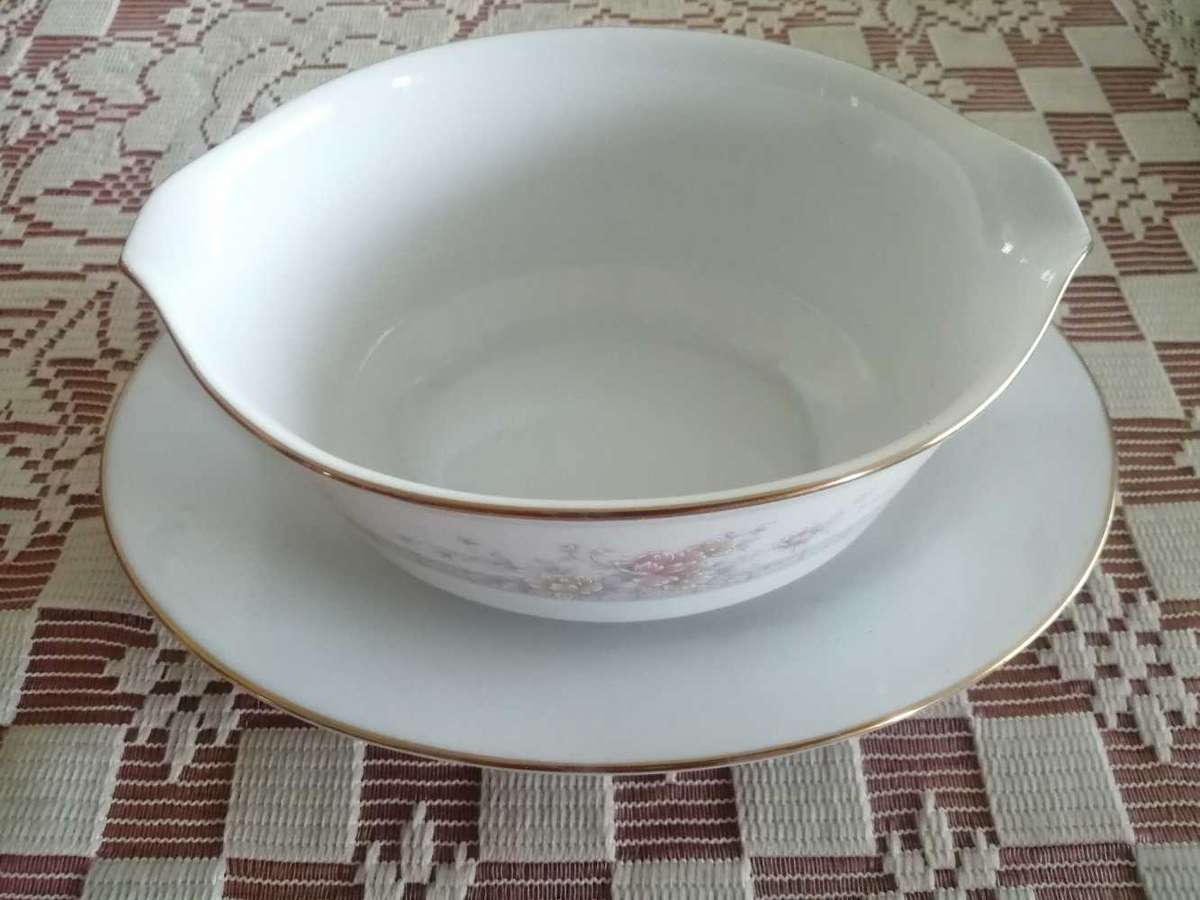 Noritake - Vintage Legendary by Noritake Sri Lanka Dream Street 3843 28 Piece Dinner set.