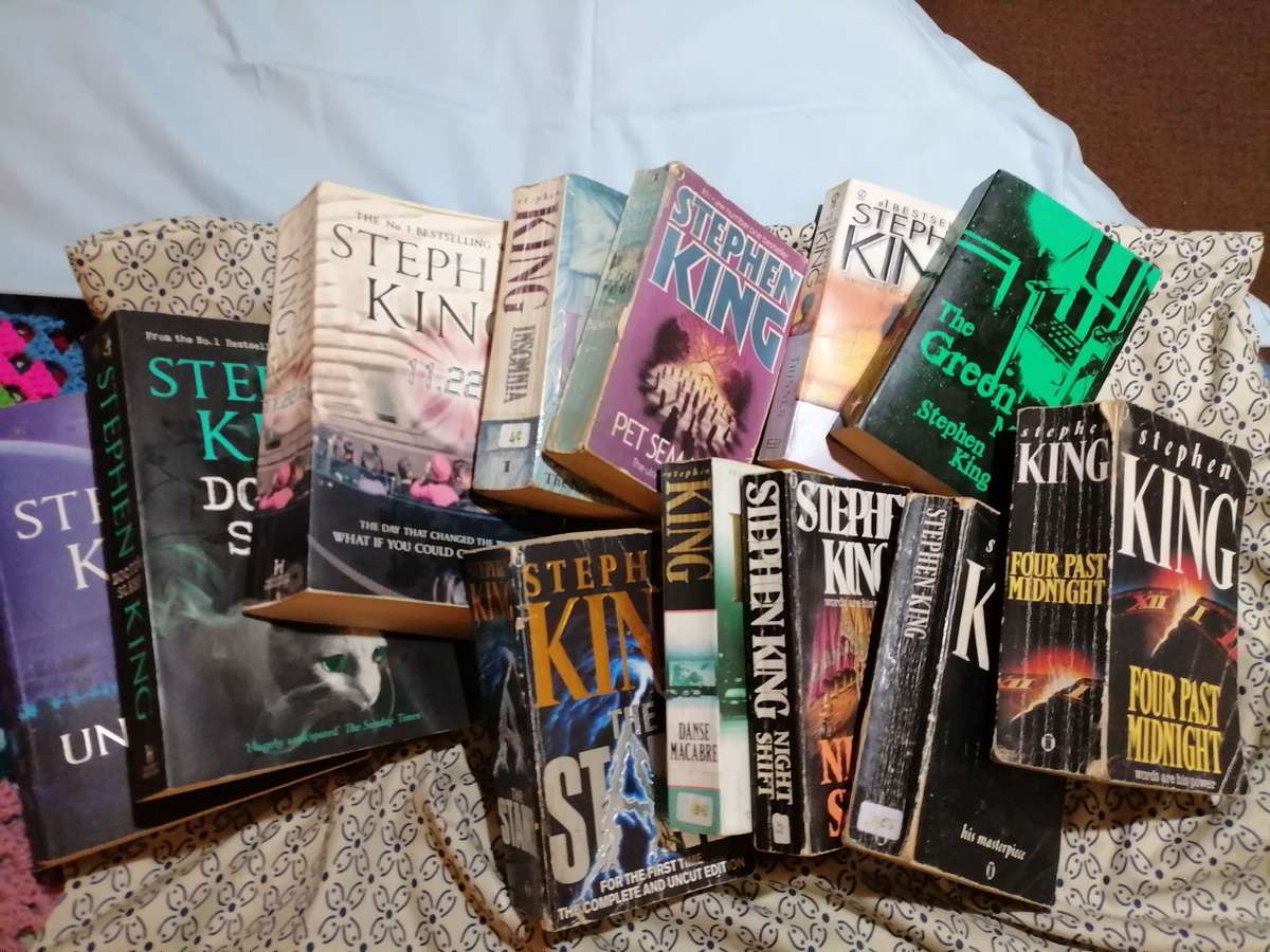 Stephen King Books (12)