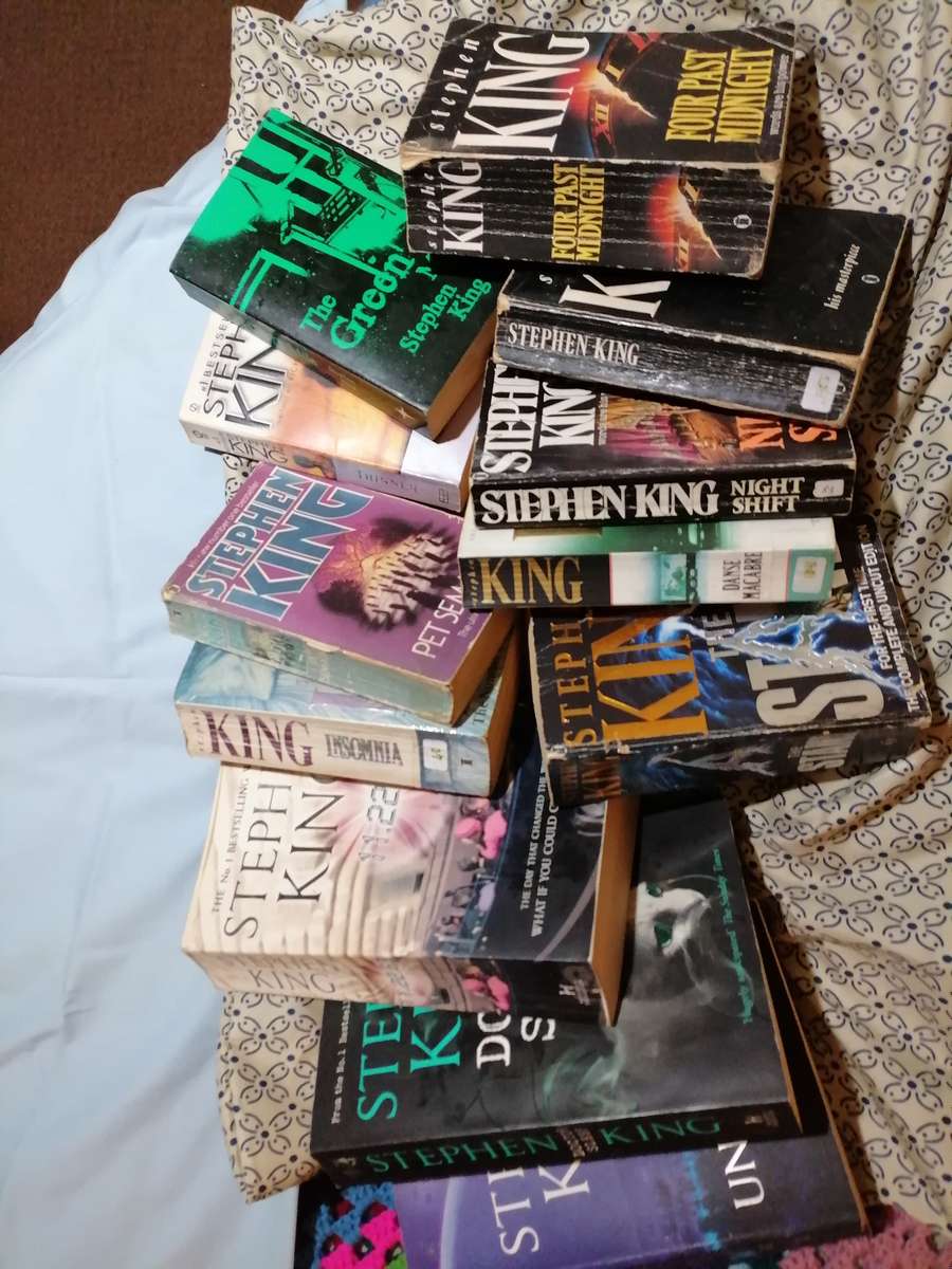 Stephen King Books (12)