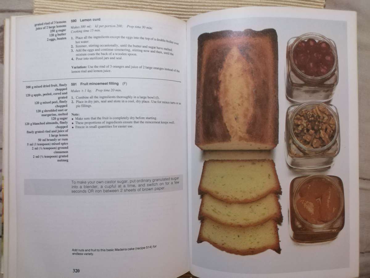 The Complete South African Cookbook - Magdaleen van Wyk 1987