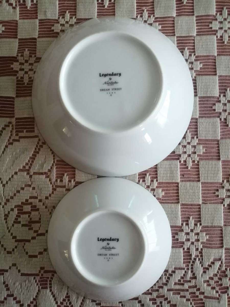 Noritake - Vintage Legendary by Noritake Sri Lanka Dream Street 3843 28 Piece Dinner set.