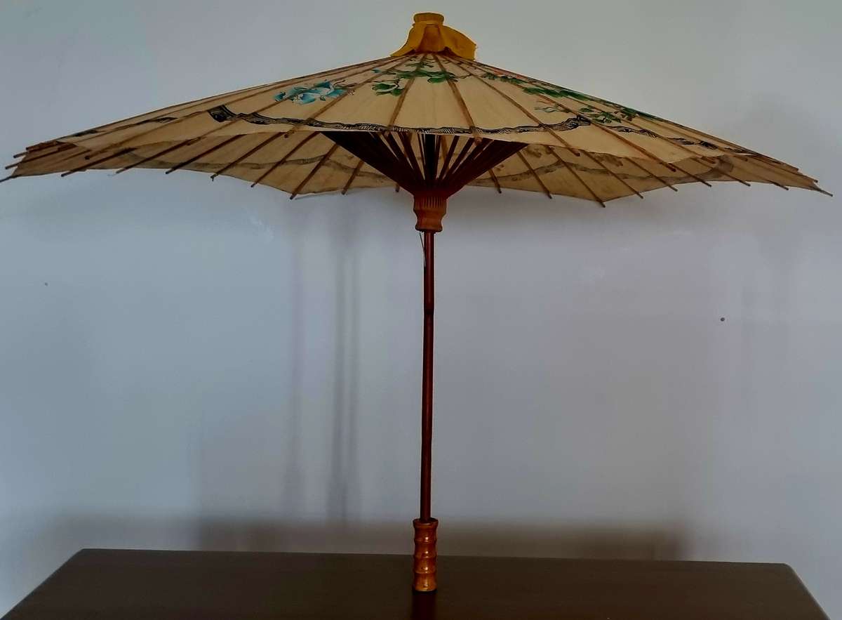 VINTAGE ORIENTAL BAMBOO & RICE PAPER UMBRELLA HAND PAINTED FLORAL BIRD PARASOL